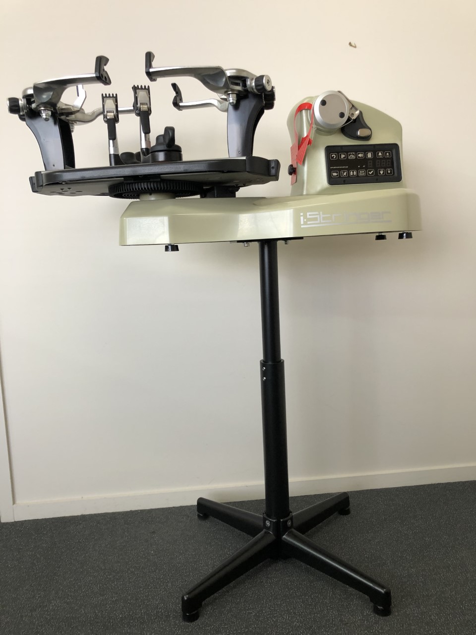 Racket stringing – labour